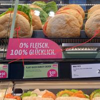 veganuary produkte (schilder am falschen platz) at backWERK - Kampstraße in Dortmund