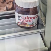 Vegan nutella at Madonna Gelateri in Girona