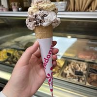 Vanilla cookie and Oreo  at Madonna Gelateri in Girona