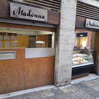Front at Madonna Gelateri in Girona