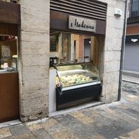 It has two serving sides at Madonna Gelateri in Girona