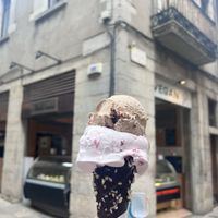 Súper yum!!!  at Madonna Gelateri in Girona