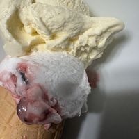 Cherry and vanilla  at Madonna Gelateri in Girona