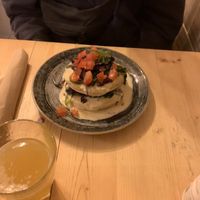 Pancake con hummus ricotta verdure e pomodoro  at Idem Con Patate in Turin