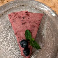 Blueberry cheesecake at Idem Con Patate in Turin