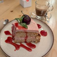 Cherry cake and Ginseng caffé at Idem Con Patate in Turin
