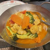 Tofu red curry with coconut milk  at Phutakun in Amsterdam