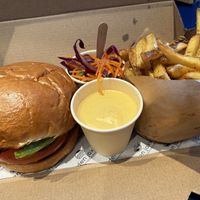 Classic burger meal deal with burger sauce 🫶🏽🍔🌱  at Eden Jaxx - Købmagergade in Copenhagen