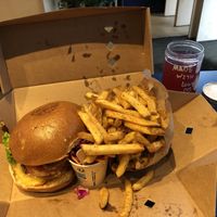 Classic meal (burger, fries, slaw and dip) with lemonade  at Eden Jaxx - Købmagergade in Copenhagen