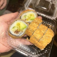 Veggie crunchy roll (vegan cream cheese)  at Hatoky in Bochum