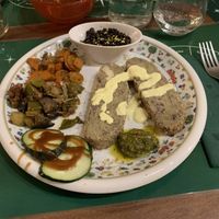 Polpettone, lenticchie Beluga e verdure  at Le Fate in Florence