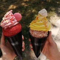 Strawberry Cream 🍓 und Mango Coco 🥥🥭 at Chimneys Friedrichshain in Berlin