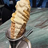 White Chocolate Crunch mit Vanilleeis   at Chimneys Friedrichshain in Berlin