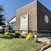 Exterior  at Seven Mile Cafe in Lewisville