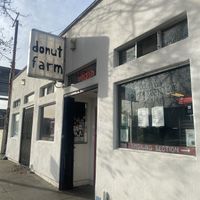 Upon Arrival - Bright and Early for Vegan Donuts 🍩😛 #Veganuary at Pepples Donut Farm in Berkeley