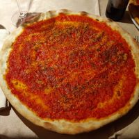 Pizza Marinara at Ristorante Pizzeria Al Porto in Nago-torbole