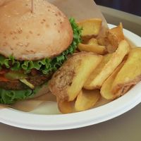 Vegan Burger with Patty, Pesto, and grilled veggies for 9€ incl potatos at Copelia in Padenghe Sul Garda