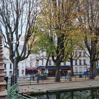 Outside from the canal at Soya Comptoir Bio in Paris