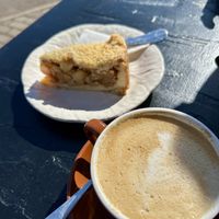 Legendärer Apfelkuchen 😍😋  at XS Café in Prazeres