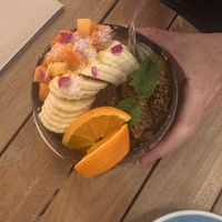 smoothie bowl  at MOYA brunch in Sevilla