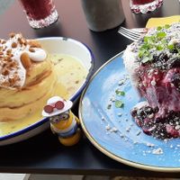 Apple Pancake (Special) and Blueberry Pancake at Seven Sundays - Osterstrasse in Hannover