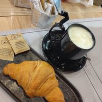 Matcha latte with oat milk and vegan croissant at Trecaffè in Rome