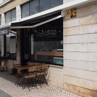 Front entry at Insensato in Tomar