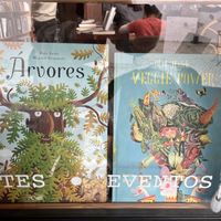 Livros…  at Insensato in Tomar