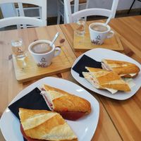 Esmorzar 100% vegà at La Raval Santanna in Reus