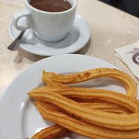 Churros + chocolate (vegan, 7.50 EUR) at Chocolateria 1902 in Madrid