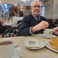 Can get busy. Good because they have another shop in front. #Veganuary at Chocolateria 1902 in Madrid