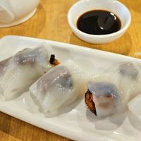 Rice noodle rolls with Omnipork at Veggie Kingdom 緻素坊 in Kowloon