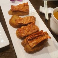 Deep-fried lion's mane mushroom with crispy yuba as the "duck" to wrap in pancakes at Veggie Kingdom 緻素坊 in Kowloon