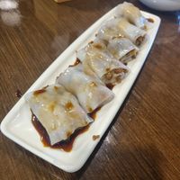 Rice noodle rolls with mushrooms at Veggie Kingdom 緻素坊 in Kowloon