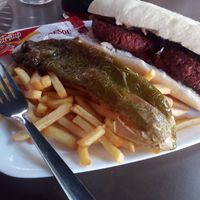 Hamburguesa de guisantes con su guarnición at Marbella in Sevilla