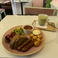 english breakfast at Organico Juice Bar & Eatery in Liverpool
