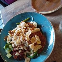 Gado gado zonder ei at Gember & Sereh in Tilburg