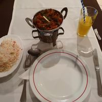 Bhindi bhaji with Ladyfinger vegetable, pulau rice and mango juice at Spice Lounge in Albufeira