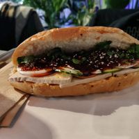 Gute Auswahl an vegane Gerichte und leckeres Essen. Leider sind die Portionen zu klein. #Veganuary at Banh Mi & Bubbles in Stuttgart