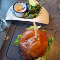 Veggie Wunder vegan burger and Vegan Drippin starter at Dahuam.202 in Gerlos