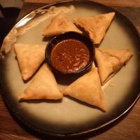 Sambusa mit veganer Soße at African Queen Restaurant in Frankfurt