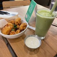 Green smoothiee #Veganuary at Veggie Grill by Next Level in Santa Monica