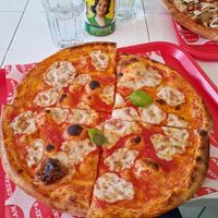 Delicious vegan and organic pizza! ❤🍕 at Pizzi*s & Cream in Vienna