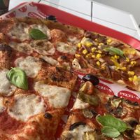 Pizza at Pizzi*s & Cream in Vienna