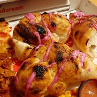 garlic knots at Pizzi*s & Cream in Vienna
