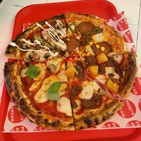 Four flavours   at Pizzi*s & Cream in Vienna