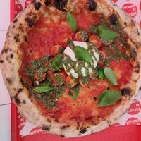Aktuelle Spezial Pizza: Pizza Burrata at Pizzi*s & Cream in Vienna