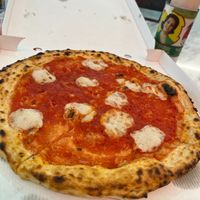 Plain Pizza at Pizzi*s & Cream in Vienna
