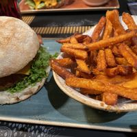 Hüttenzauber Burger with sweet potatoe fries  at Peter Pane - Rankestraße in Berlin