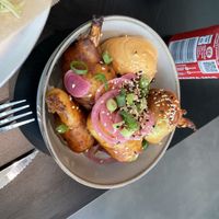 Fried cauliflower named lycklingvingar vegansk  at Godhem Sour Café & Bar in Trollhattan